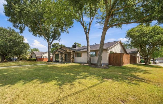10823 Chimney Rock Road, Houston, TX 77096
