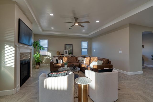 4784 Manzano Peak Street SW, Los Lunas, NM 87031