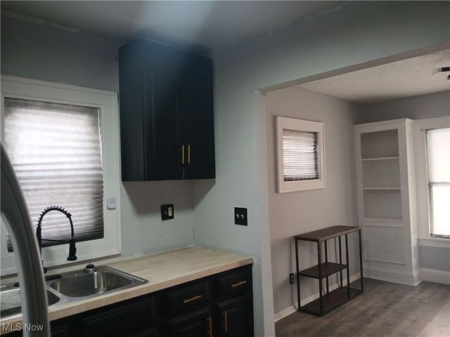 16615 Westfield Avenue, Cleveland, OH 44110