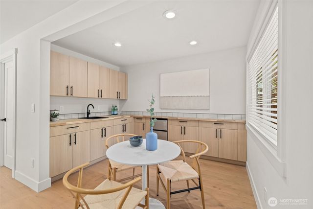 17409 NE 136th Street, Redmond, WA 98052
