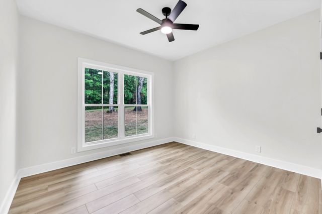 5570 Chambers Rd, Cumberland Furnace, TN 37051