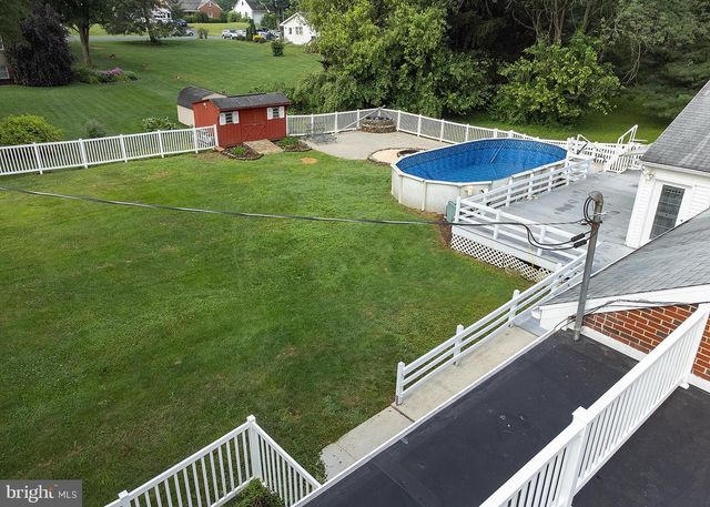 1239 W TRINDLE RD, Mechanicsburg, PA 17055