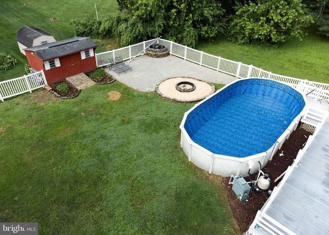 1239 W TRINDLE RD, Mechanicsburg, PA 17055