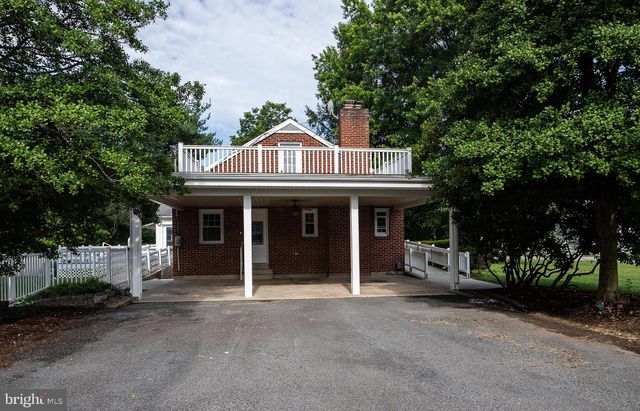1239 W TRINDLE RD, Mechanicsburg, PA 17055