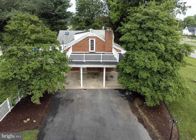 1239 W TRINDLE RD, Mechanicsburg, PA 17055