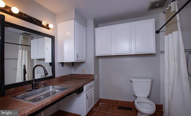 1239 W TRINDLE RD, Mechanicsburg, PA 17055