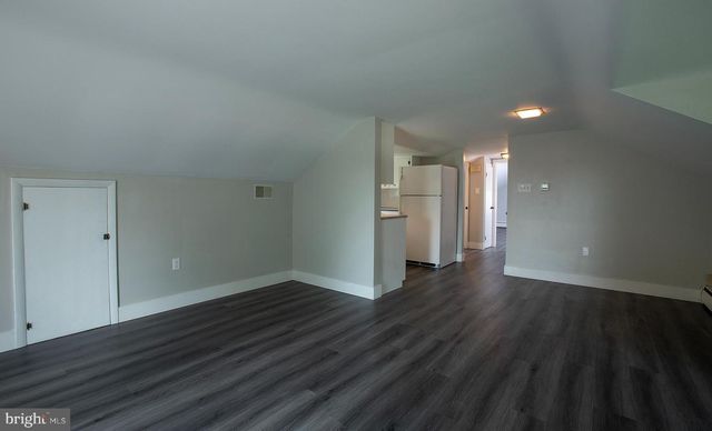 1239 W TRINDLE RD, Mechanicsburg, PA 17055