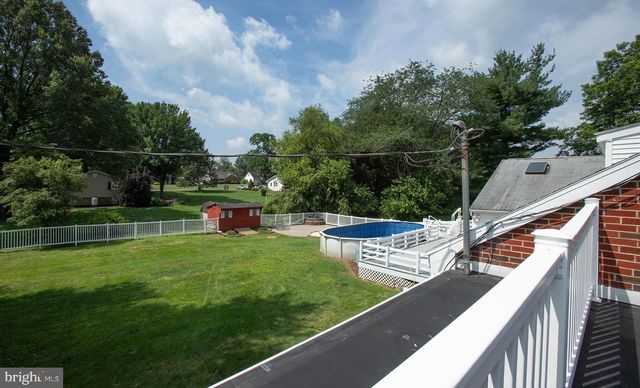1239 W TRINDLE RD, Mechanicsburg, PA 17055