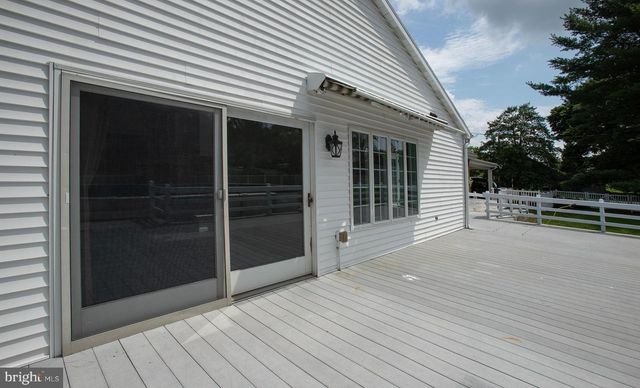 1239 W TRINDLE RD, Mechanicsburg, PA 17055