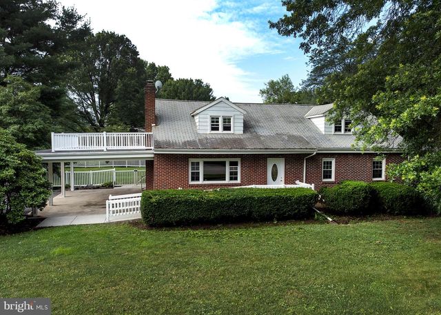 1239 W TRINDLE RD, Mechanicsburg, PA 17055