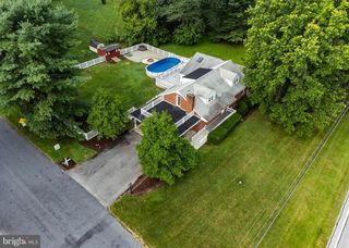 1239 W TRINDLE RD, Mechanicsburg, PA 17055
