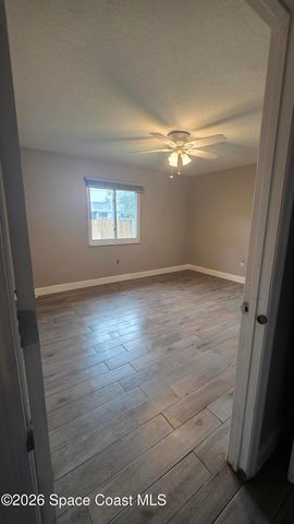 142 Tudor Road SW, Palm Bay, FL 32908