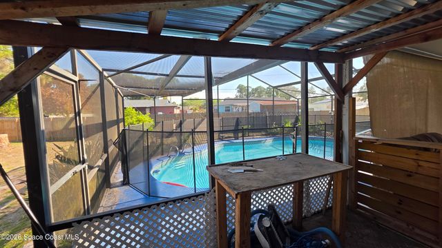 142 Tudor Road SW, Palm Bay, FL 32908