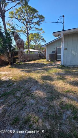 142 Tudor Road SW, Palm Bay, FL 32908