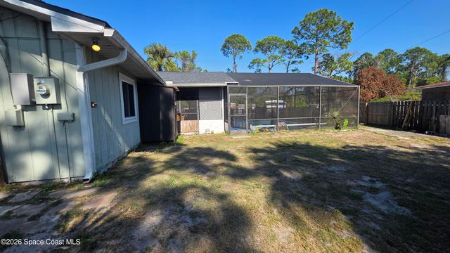 142 Tudor Road SW, Palm Bay, FL 32908