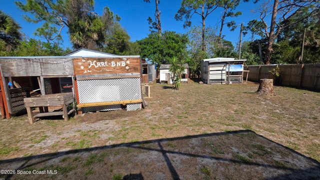 142 Tudor Road SW, Palm Bay, FL 32908