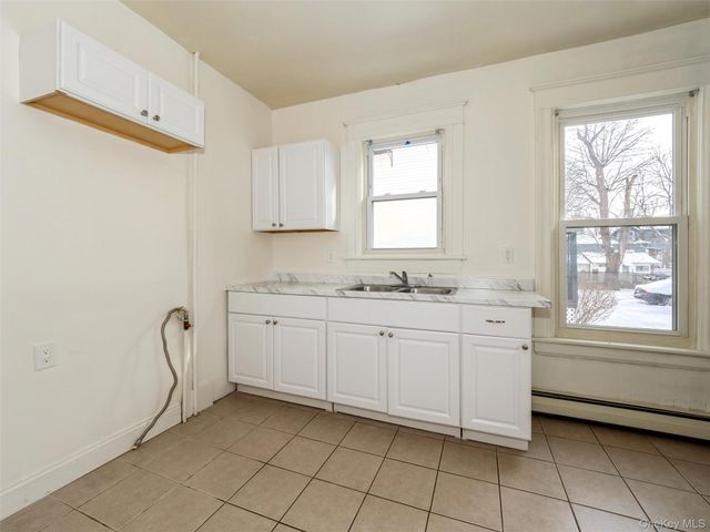 236 Mansion Street 2, Poughkeepsie, NY 12601