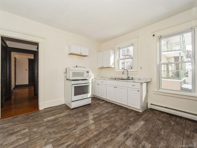 236 Mansion Street 2, Poughkeepsie, NY 12601