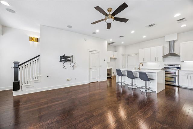 2520 Bluebonnet LN 15, Austin, TX 78704