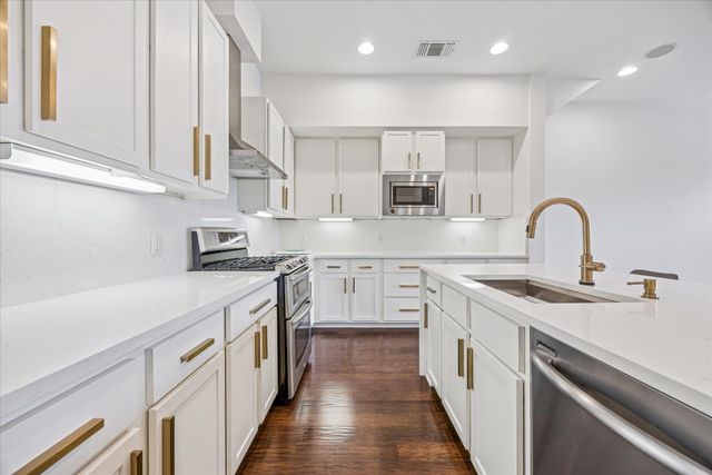 2520 Bluebonnet LN 15, Austin, TX 78704