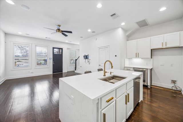 2520 Bluebonnet LN 15, Austin, TX 78704