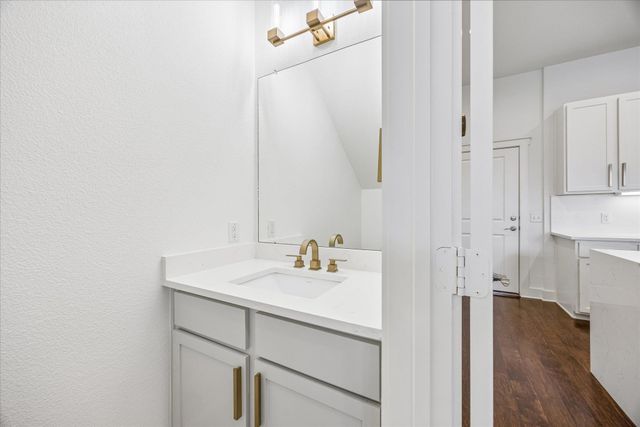 2520 Bluebonnet LN 15, Austin, TX 78704