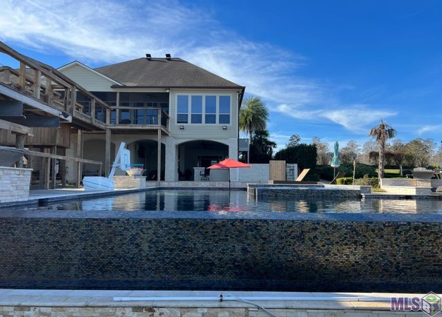 11288 River Highlands, St Amant, LA 70774