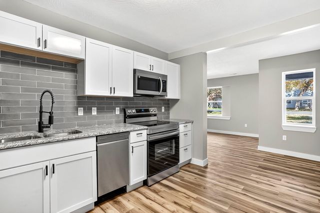 2820 W State Street Street, Springfield, MO 65802