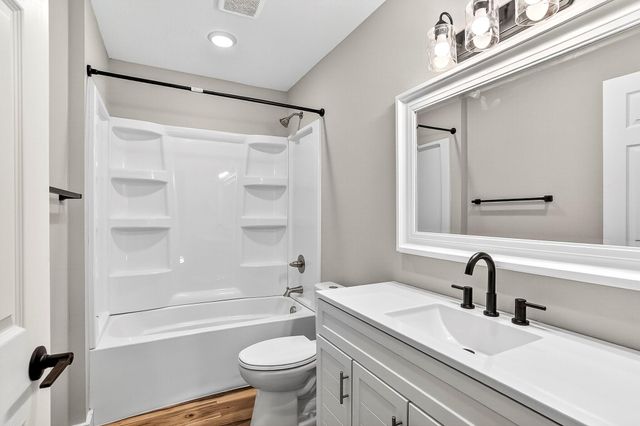 2820 W State Street Street, Springfield, MO 65802