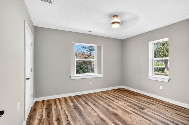 2820 W State Street Street, Springfield, MO 65802