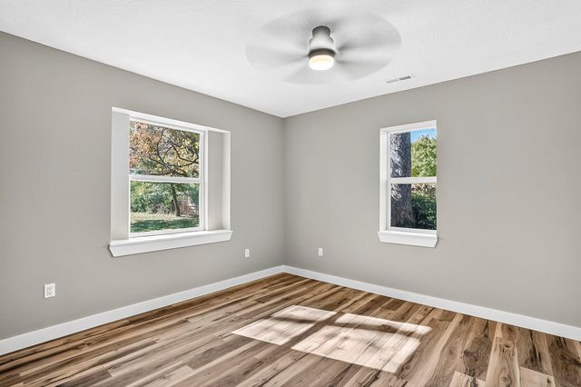 2820 W State Street Street, Springfield, MO 65802