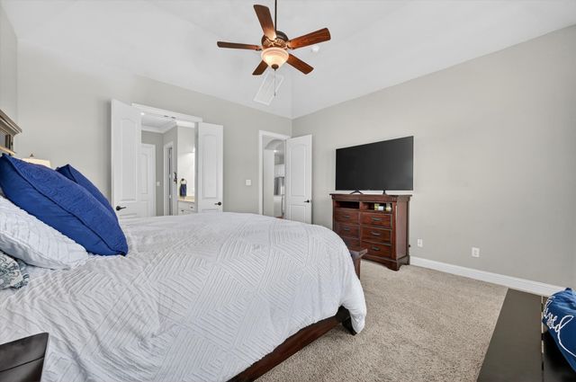 4500 Knoll Ridge Drive, Fort Worth, TX 76008