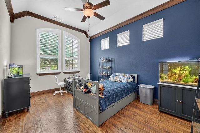 4500 Knoll Ridge Drive, Fort Worth, TX 76008