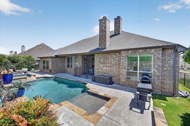 4500 Knoll Ridge Drive, Fort Worth, TX 76008