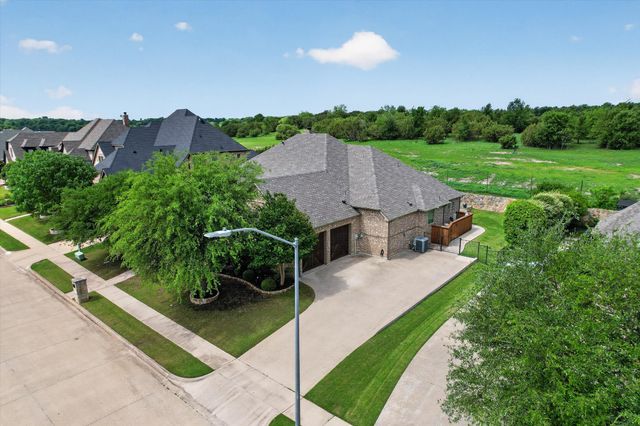 4500 Knoll Ridge Drive, Fort Worth, TX 76008