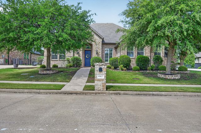 4500 Knoll Ridge Drive, Fort Worth, TX 76008