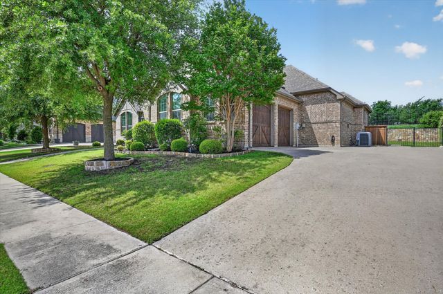 4500 Knoll Ridge Drive, Fort Worth, TX 76008