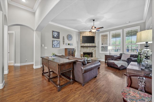 4500 Knoll Ridge Drive, Fort Worth, TX 76008