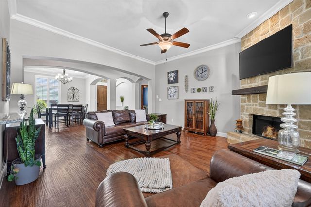 4500 Knoll Ridge Drive, Fort Worth, TX 76008