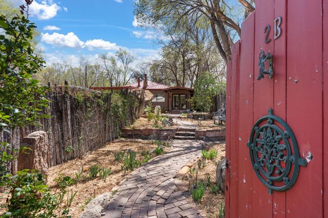 2-B Camino Las Cuatas, Santa Fe, NM 87506
