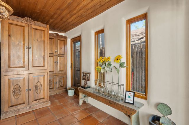 2-B Camino Las Cuatas, Santa Fe, NM 87506