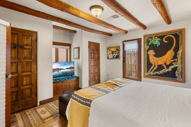 2-B Camino Las Cuatas, Santa Fe, NM 87506