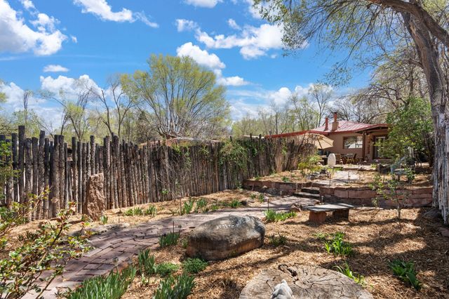 2-B Camino Las Cuatas, Santa Fe, NM 87506