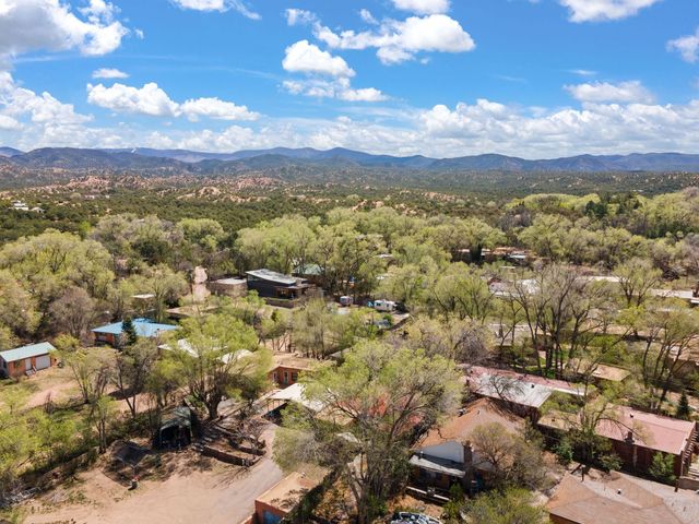 2-B Camino Las Cuatas, Santa Fe, NM 87506