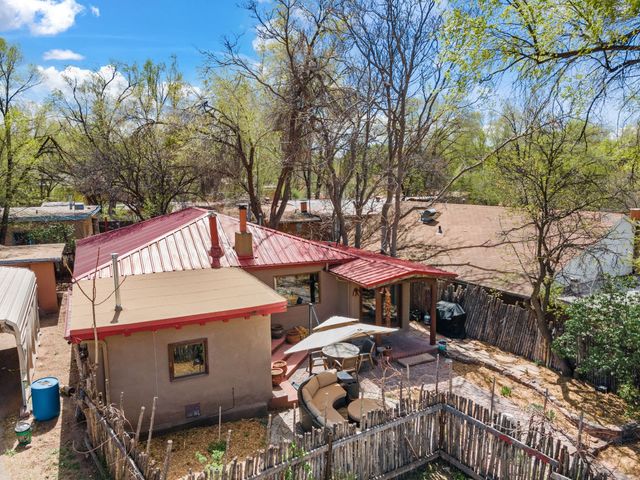 2-B Camino Las Cuatas, Santa Fe, NM 87506