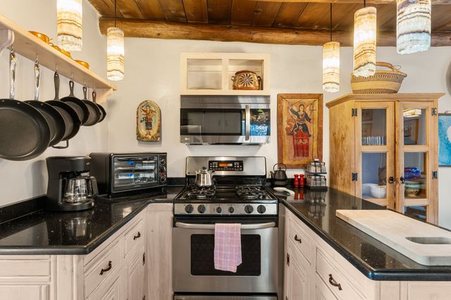 2-B Camino Las Cuatas, Santa Fe, NM 87506