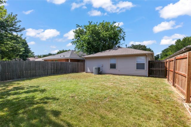 826 Savage Drive, Denton, TX 76207