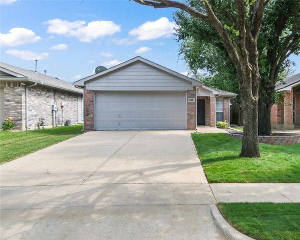 826 Savage Drive, Denton, TX 76207