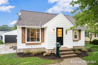 829 Ariebill Street Sw, City Of Wyoming, MI 49509