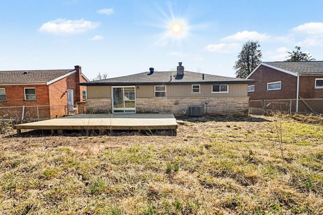 32 Julia Avenue, Florence, KY 41042